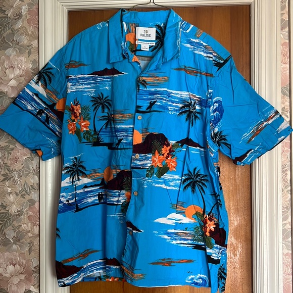 Men’s Short Sleeve Button Down - Picture 2 of 8